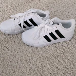 * new* Adidas baseline k black and white 11k shoes